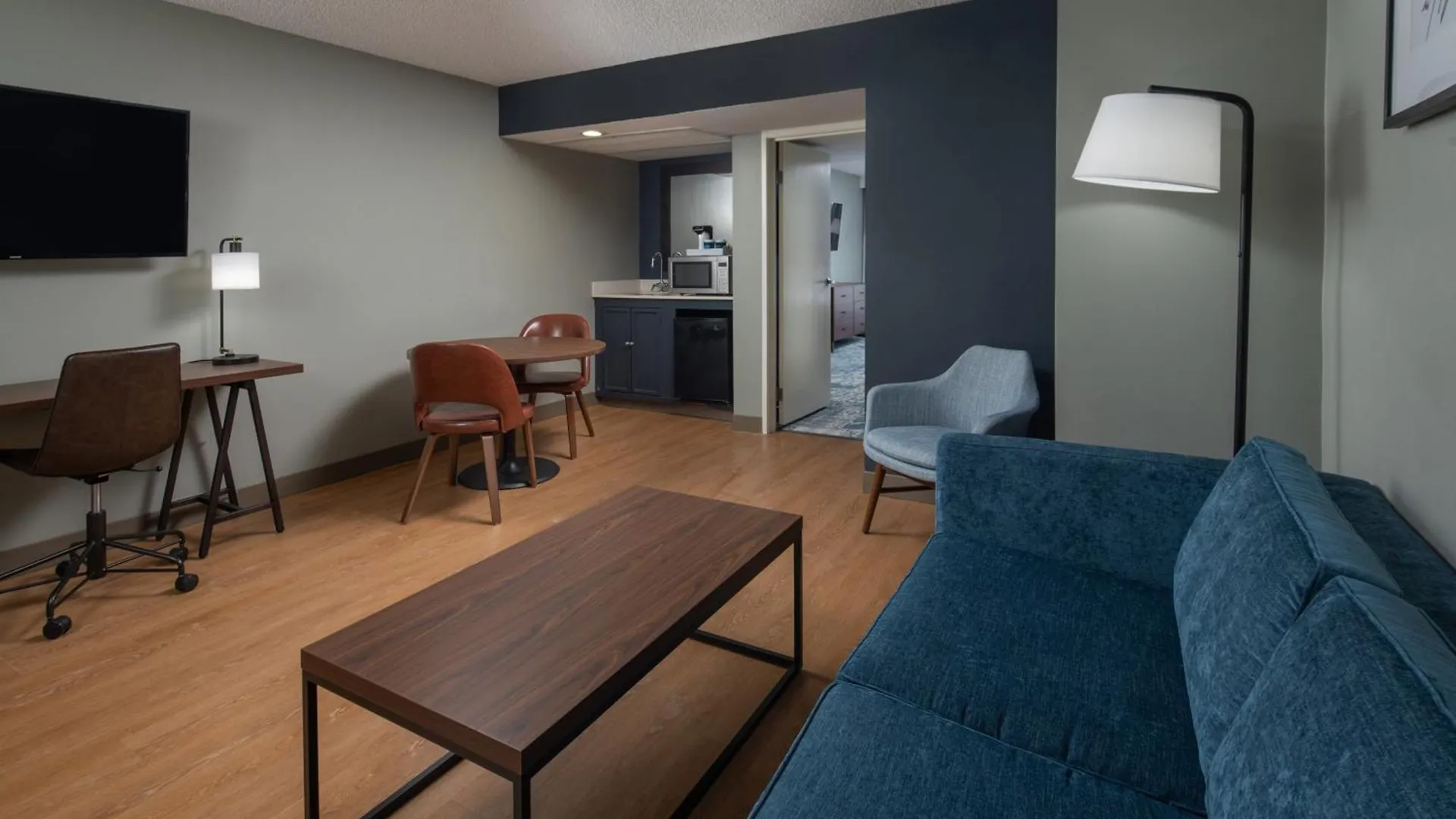Four Points By Sheraton Suites Tampa Airport Westshore Hotel