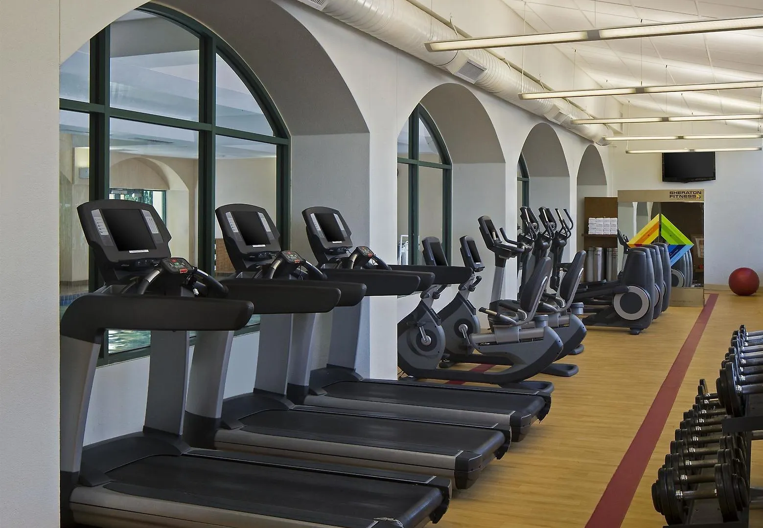 Four Points By Sheraton Suites Tampa Airport Westshore 3*,
